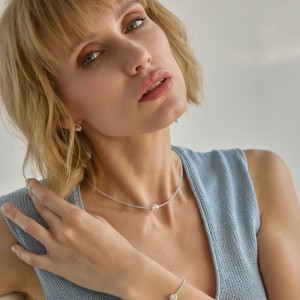 Colier cu perla naturala si pietre cu argint DiAmanti 242-06-G (Argint 925‰ 0,7 g.) Colier cu perla naturala si pietre cu argint DiAmanti 242-06-G (Argint 925‰ 0,7 g.)